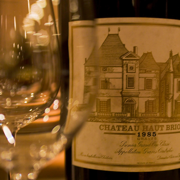 Chateau-Haut-Brion-bouteilles-1