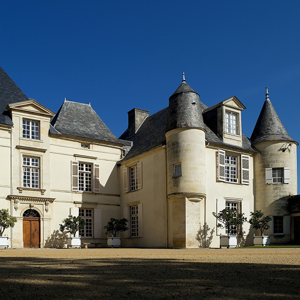 Chateau-Haut-Brion-facade-4