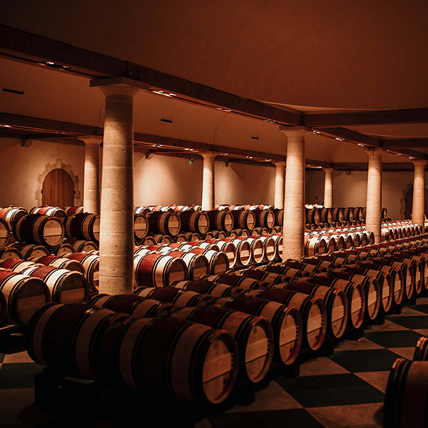 Chateau-La-Mission-Haut-Brion-chai-3